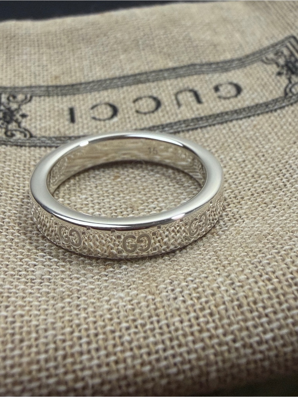 Gucci Silver Signature GG Ring - Picture 3 of 7